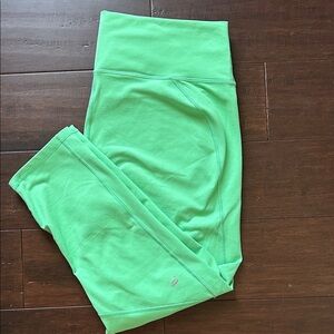 Fabletics Women’s Bright Green Leggings 3/4 crop